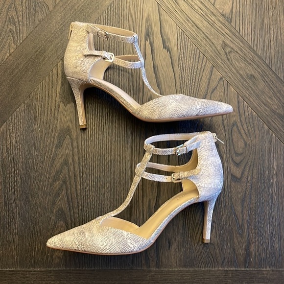 NWOT Nine West Scandal Snake Print T-Strap Pumps Size 9.5 - Picture 4 of 8